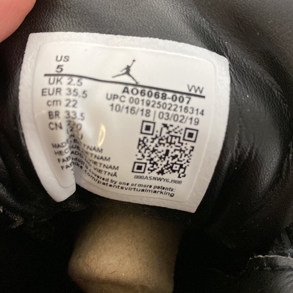 Air Jordan 12 Retro Shoes - Picture 7 of 13